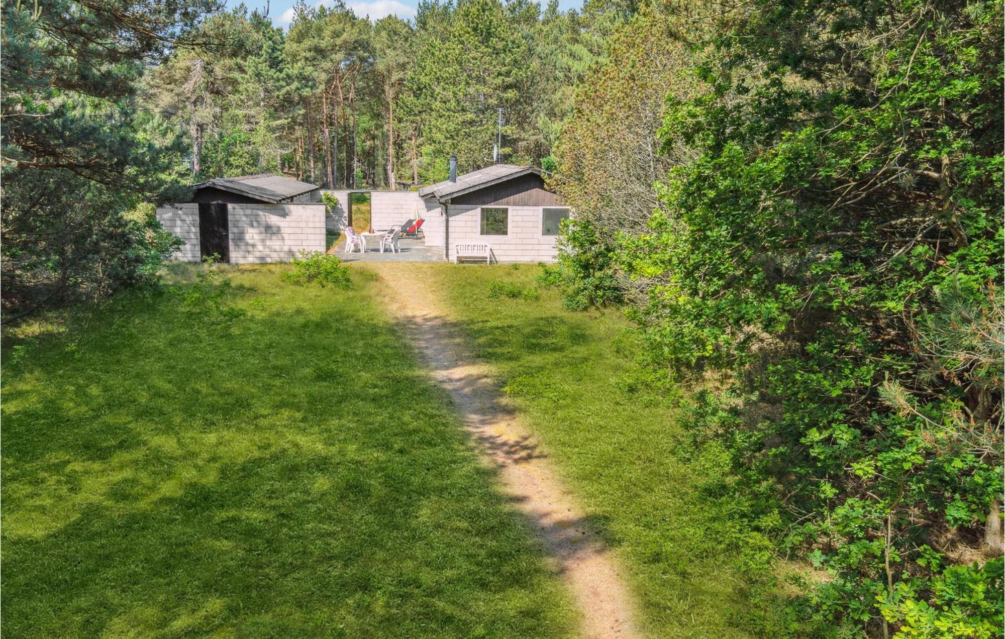 3 Bedroom Awesome Home In Neksø Eksteriør bilde